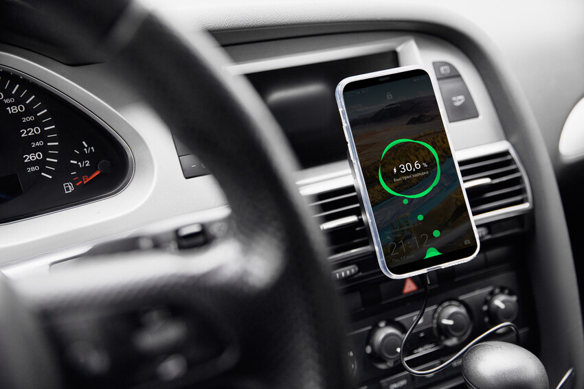 Поставка за телефон в автомобил