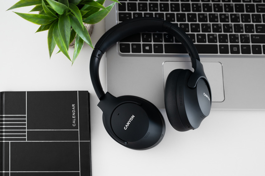 Headset или слушалки за фокус и комуникация